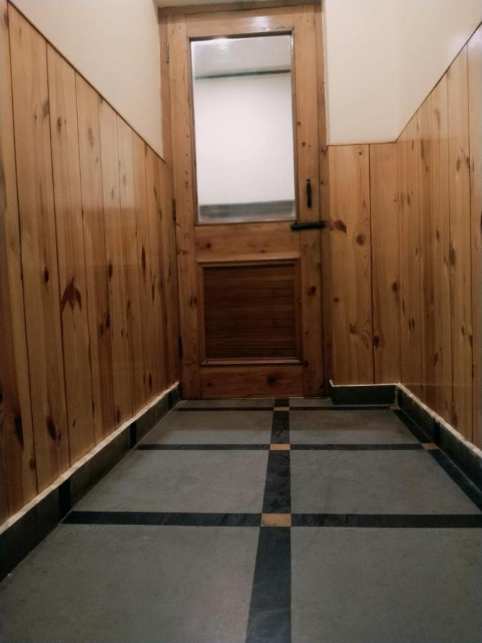 Hotel Yak Manāli Exteriör bild