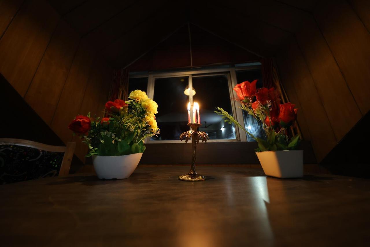 Hotel Yak Manāli Exteriör bild