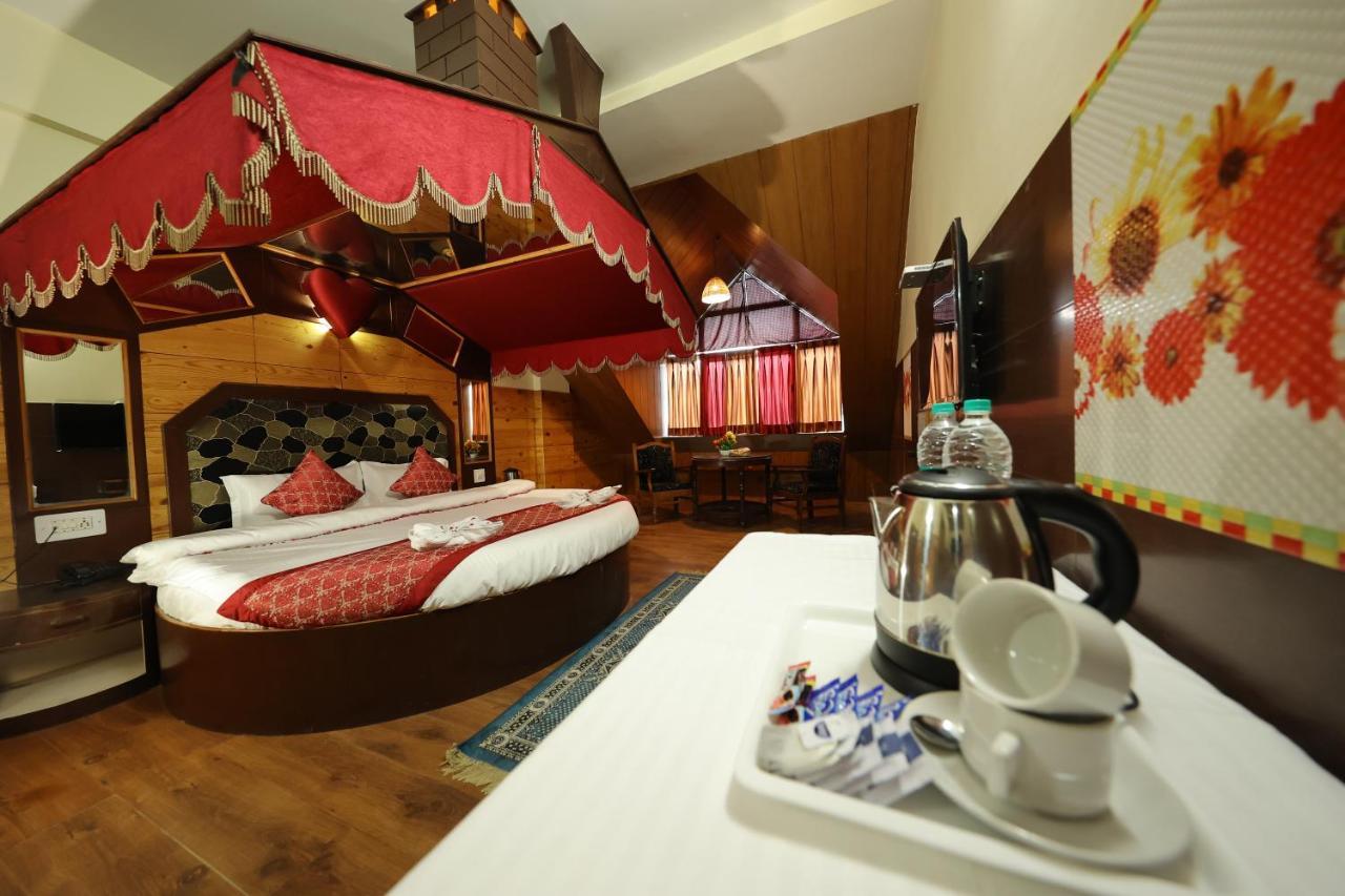 Hotel Yak Manāli Exteriör bild