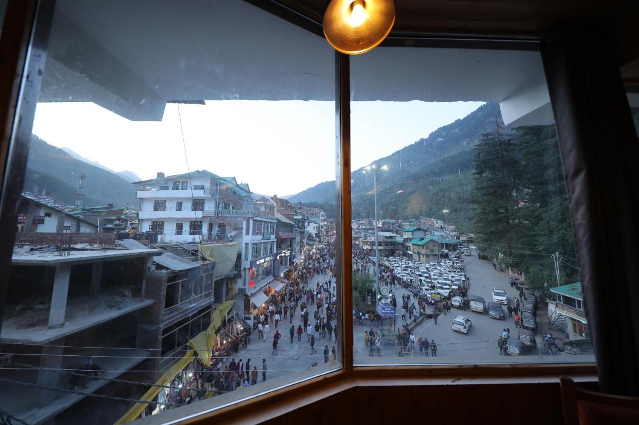 Hotel Yak Manāli Exteriör bild
