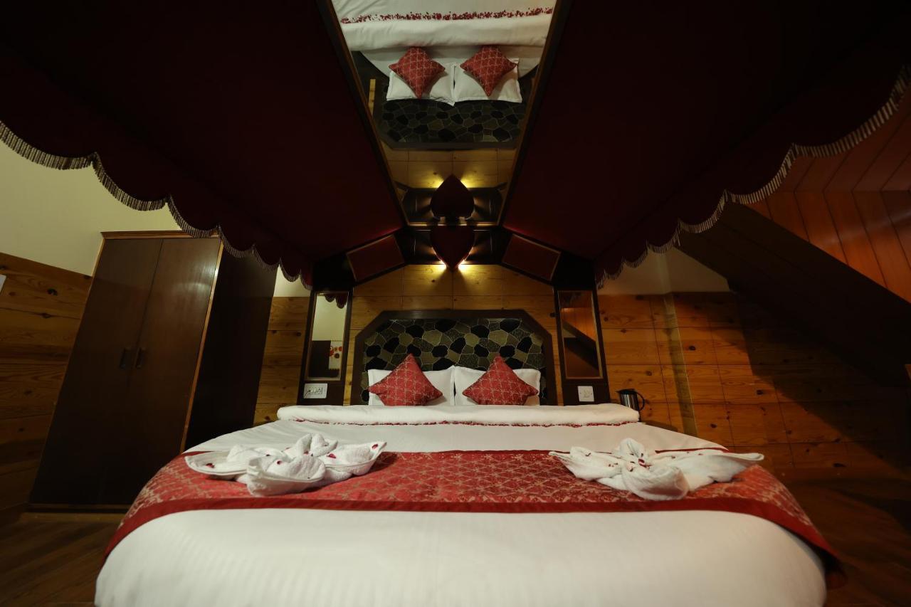 Hotel Yak Manāli Exteriör bild